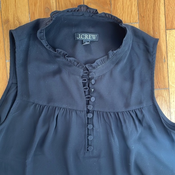 J Crew Sleeveless Chiffon Top, Black XS with ruffle neck and buttons - Picture 2 of 7